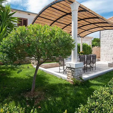 Villa Paradise Loviste