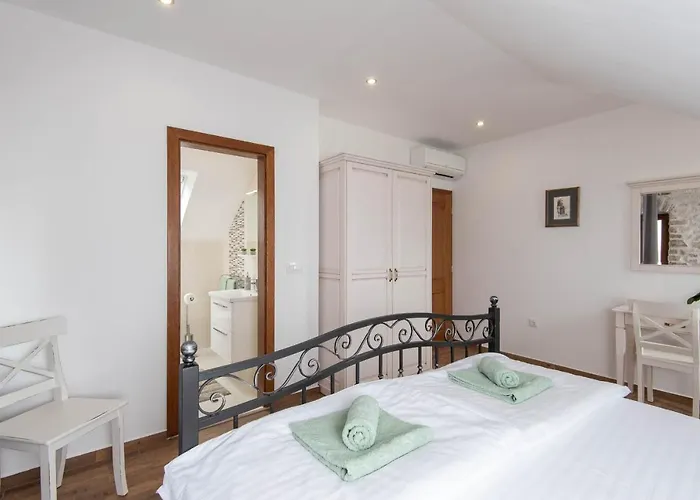 فيلة Paradise Lovište