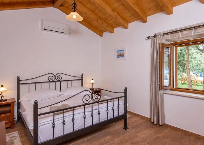 Paradise فيلة Lovište