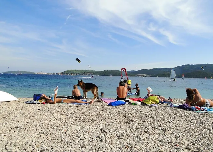 فيلة Paradise Lovište