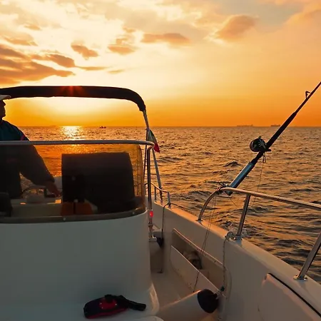 Paradise 로비스테